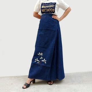 Váy Chống Nắng Xếp Ly Vải Jean Xanh Đậm - Freesize 98cm Trơn Thêu Họa Tiết