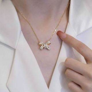 SET ĐỒNG HỒ NỮ CHÍNH HÃNG FUNMEI F2160 kèm dây chuyền mặt nơ  FULL ĐÁ FULLBOX TEM