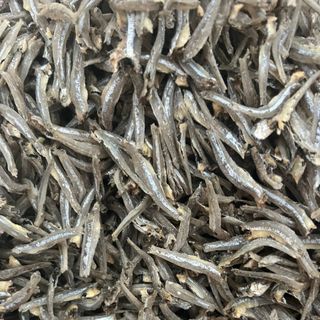 Cá cơm khô 500GR- không đầu, loại ngon, dày thịt, ít xương, chế biến được nhiều món ăn kèm với cơm - 500GR