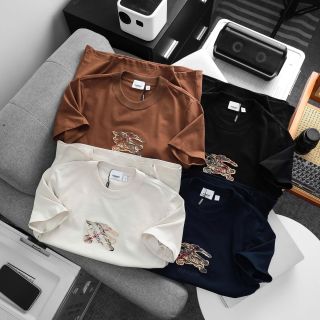 Mẫu áo thun Cotton 2c xịn, Logo thêu lót giống chuẩn hãng, tỉ mỉ từng đường kim.