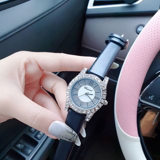 SĂN SALE SỐ LƯỢNG LỚN ĐỒNG HỒ NỮ THỜI TRANG TROPARD DÂY DA NGỌC TRINH