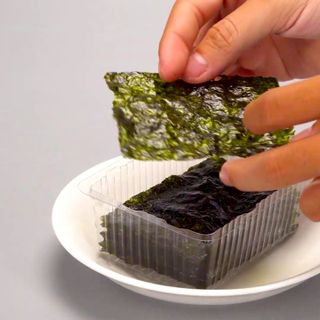 Thùng 12 lốc * 3 gói Rong biển ăn liền Bibigo Hàn Quốc vị truyền thống 4g (Lá kim 12 lốc = 36 gói)