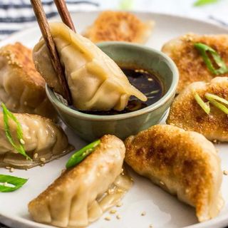 "Bánh Xếp Mandu Bibigon 250gr - Hương Vị Thịt Tươi Ngon"