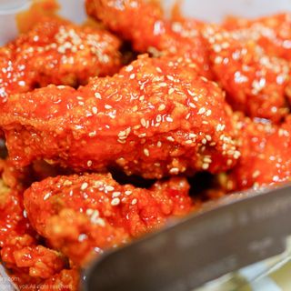 Xốt Gà Rán Hàn Quốc Bibigo Dạng Túi 3kg Tháng 8/2026