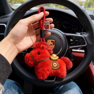 Móc khoá ngựa đỏ may mắn đón tài lộc