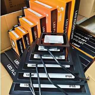 Đèn pha led siêu sáng chống nước lắp ngoài trời IP66 10w ánh sáng trắng và vàng