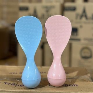 Muỗng xới cơm lật đật