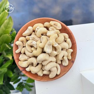 Hạt điều tươi W240