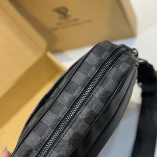 Túi đeo chéo nam caro cá tính NEW PERFORM - f325