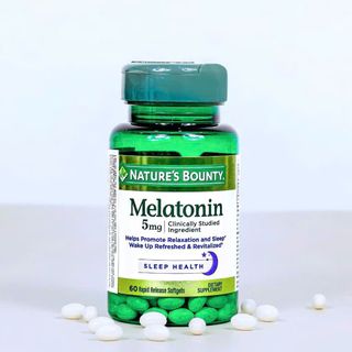 Viên ngủ ngom Melatonin Nature's Bounty 60v