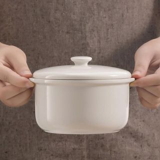 THỐ SỨ TRẮNG CHƯNG YẾN CÓ NẮP ĐẬY 6in (T36)