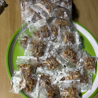 Mứt Chuối Sấy Dẻo Ngào Đường Thốt Nốt (Gừng & Đậu Phộng)