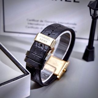 Đồng Hồ Chan 𝐌𝐚𝐝𝐞𝐦𝐨𝐢𝐬𝐞𝐥𝐥𝐞