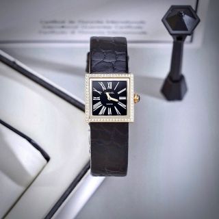 Đồng Hồ Chan 𝐌𝐚𝐝𝐞𝐦𝐨𝐢𝐬𝐞𝐥𝐥𝐞