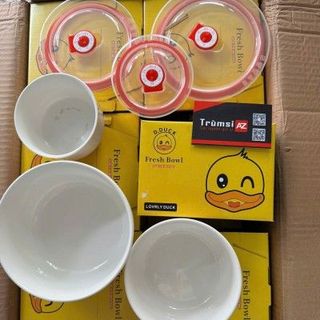 Bộ 3 Tô sứ trắng hoạ tiết Vịt vàng có nắp ( T24 )