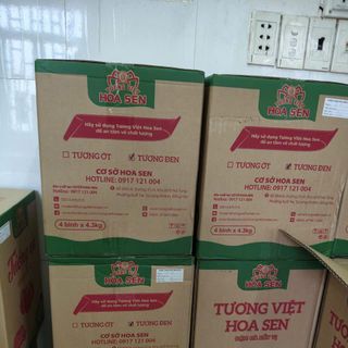 Thùng 4 bình - Đen pet 4,3kg Tương ăn phở Tương Việt Hoa Sen