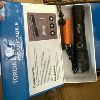 Đèn pin Police 3200lm mã 835 - hộp xanh