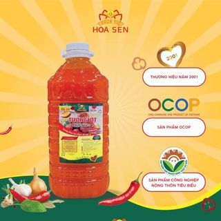 Thùng 4 bình Tương Ớt Bình Pet 4.2kg - Tương Việt Hoa Sen, đậm đà bắt vị