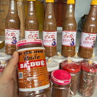 Mắm Ruốc Huế Bà Duệ nổi bật nhờ bí quyết gia truyền lâu đời, vị mặn ngọt cân bằng, thơm nồng mà không tanh, được tin dùng rộng rãi từ các quán bún bò nhỏ cho đến những nhà hàng lớn. Tại VOVE, chúng tôi tự hào mang đến sản phẩm chính gốc Huế.