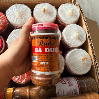 Mắm Ruốc Huế Bà Duệ nổi bật nhờ bí quyết gia truyền lâu đời, vị mặn ngọt cân bằng, thơm nồng mà không tanh, được tin dùng rộng rãi từ các quán bún bò nhỏ cho đến những nhà hàng lớn. Tại VOVE, chúng tôi tự hào mang đến sản phẩm chính gốc Huế.