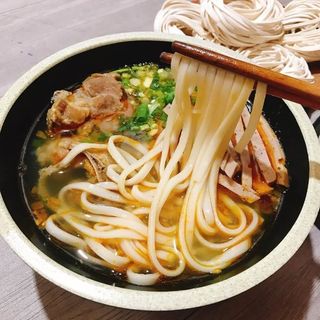 Món Bánh canh khô nổi tiếng ở Huế được làm từ 100% bột mỳ nguyên chất với công thức gia truyền. Bánh canh bột mì khô Phước Tâm làm các món bánh canh thịt bò, tim cật, heo, vịt, cá lóc...rất ngon và hấp dẫn. - Mảnh đất cố đô Huế nổi tiếng với nhiều đặc sản