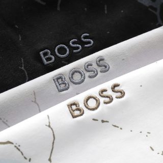 Áo thun nam. Mẫu áo thun in hiệu ứng vân đá đẹp lạ, logo thêu đơn giản tinh tế.