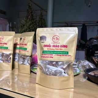 Mứt Chuối Tươi Ngào Gừng Đậu Phộng - Đặc Sản An Giang (Khối 500g)
