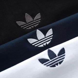 Mẫu áo thun 3 sọc phối cực tinh tế logo thêu sắc nét tĩ mĩ