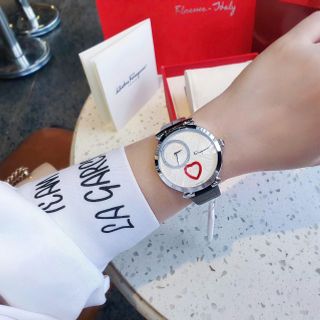 QUÀ VALENTINE ĐỒNG HỒ NỮ CAO CẤP SALVATHORE COURE DÂY DA MẶT TRÁI TIM NIỀNG THÉP