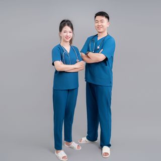 Đồng phục y tế - Bộ Scrubs Nam - Nữ Spa Cổ Tim Cotton lạnh Hàn, mềm nhẹ, không nhăn, thấm hút tốt [THÊU THEO YÊU CẦU]