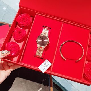 SET VALENTINE DANIEL W CAO CẤP HỘP ĐỎ HOA HỒNG THÉP ICONIC VÀ CUFF