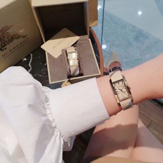 ĐỒNG HỒ NỮ SIÊU CẤP BUBBERI MẶT CHỮ NHẬT DÂY DA SIZE LỚN VÀ NHỎ