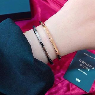 CUFF CAO CẤP DANIEL W MỎNG KHẮC CHỮ HỘP NƠ