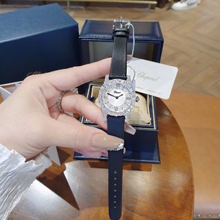 ĐỒNG HỒ NỮ CAO CẤP TROPARD  DÂY DA LỤA ĐEN VIỀN ĐÁ XOÀN