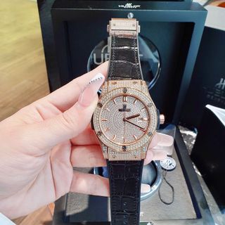 SĂN SALE ĐỒNG HỒ COUPLE CAO CẤP HULOT MẶT FULL HỘT NIỀNG ĐỒNG