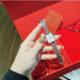 SET VALENTINE DANIEL W CAO CẤP HỘP ĐỎ HOA HỒNG DÂY QUARDO VÀ CUFF