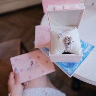 QUÀ VALENTINE ĐỒNG HỒ NỮ CHÍNH HÃNG BRIDE TALK MEDUSA KIỀNG ĐÍNH ĐÁ SWAROSKI FULLBOX