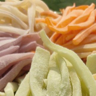 MỨT DỪA NON NGŨ SẮC - KHAY 500G