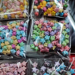 Ngôi sao xếp sẵn sao giấy xếp sẵn nhìu màu nè