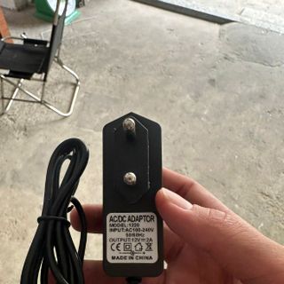 Nguồn 12V/2A hộp - chui tròn lớn