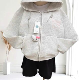 Áo Khoác In Logo Hello Kitty Kèm Charm Mèo - Hàng Đẹp Bán Shop