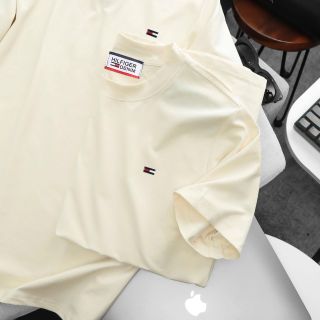 Áo thun nam. Mẫu áo logo basic không bao giờ lỗi mốt.  Logo thêu bắt mắt, nét đẹp xuất sắc