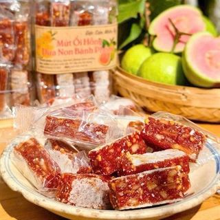 Mứt Ổi Hồng Dừa Non