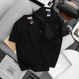 Áo thun nam. Mẫu áo logo basic không bao giờ lỗi mốt.  Logo thêu bắt mắt, nét đẹp xuất sắc