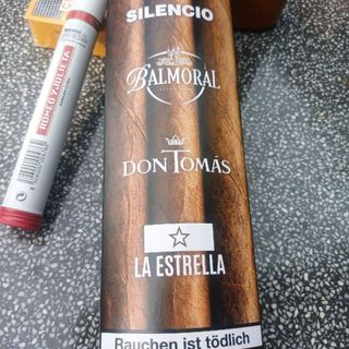 MACANUDO ROMEO Y JULIETA CUBA Chuẩn HABANA - CUBA
