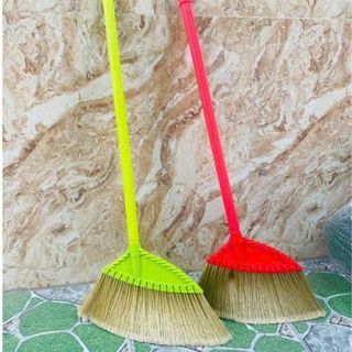 CHỔI QUÉT NHÀ CÁN NHỰA