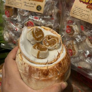 KẸO DỪA NON CUỘN CÀ PHÊ – MỀM DẺO, DỄ ĂN 500G - WINNIE HOUSE