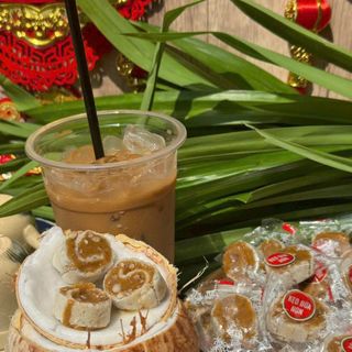 KẸO DỪA NON CUỘN CÀ PHÊ – MỀM DẺO, DỄ ĂN 500G - WINNIE HOUSE