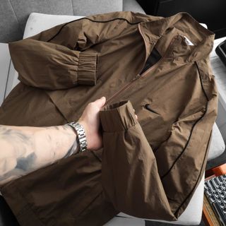 Áo Khoác Nam.   Chất dù nhăn may phối lé tỉ mỉ, logo thêu sắc nét