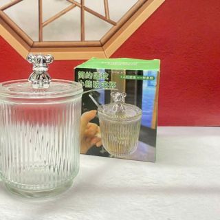 LY THỦY TINH VÂN SỌC 500ML NẮP GẤU KÈM MUỖNG (T72)